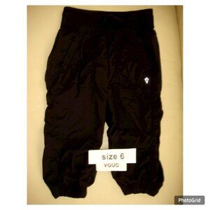 Ivivva Girl by Lululemon size 6 Live to Move crop capri unlined black pockets